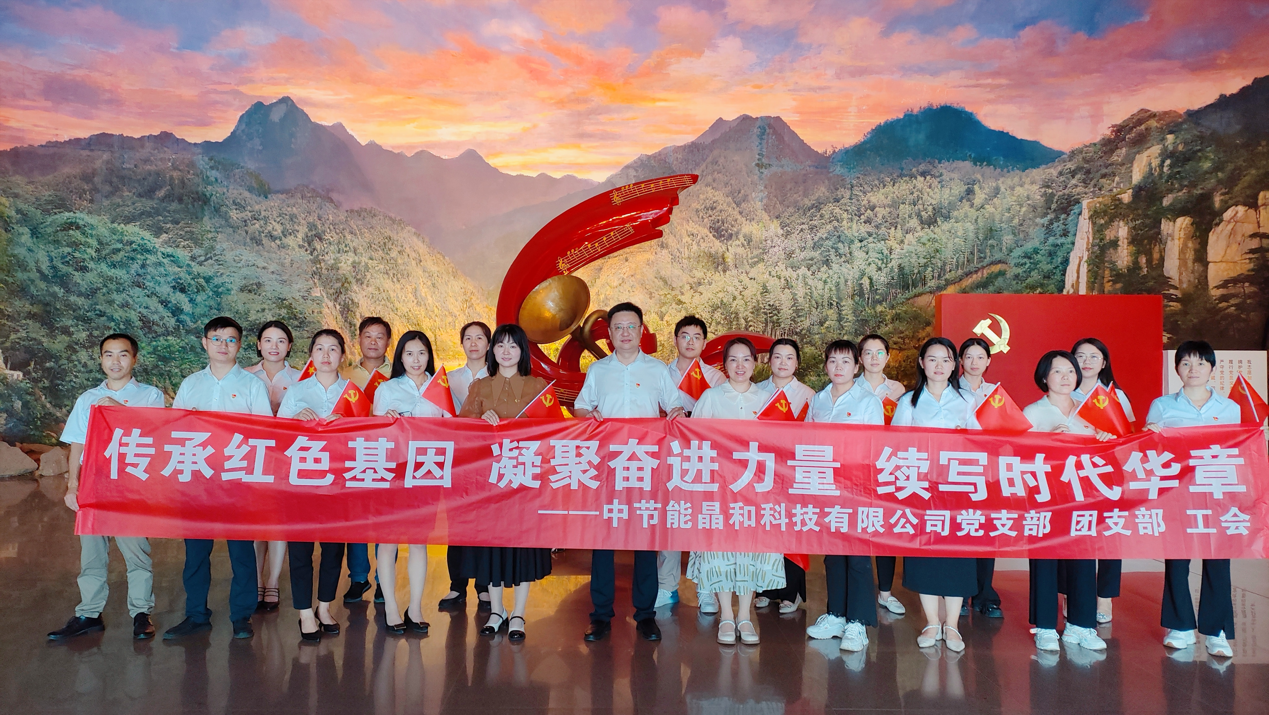 参观1-min.jpg 参观1-min.jpg