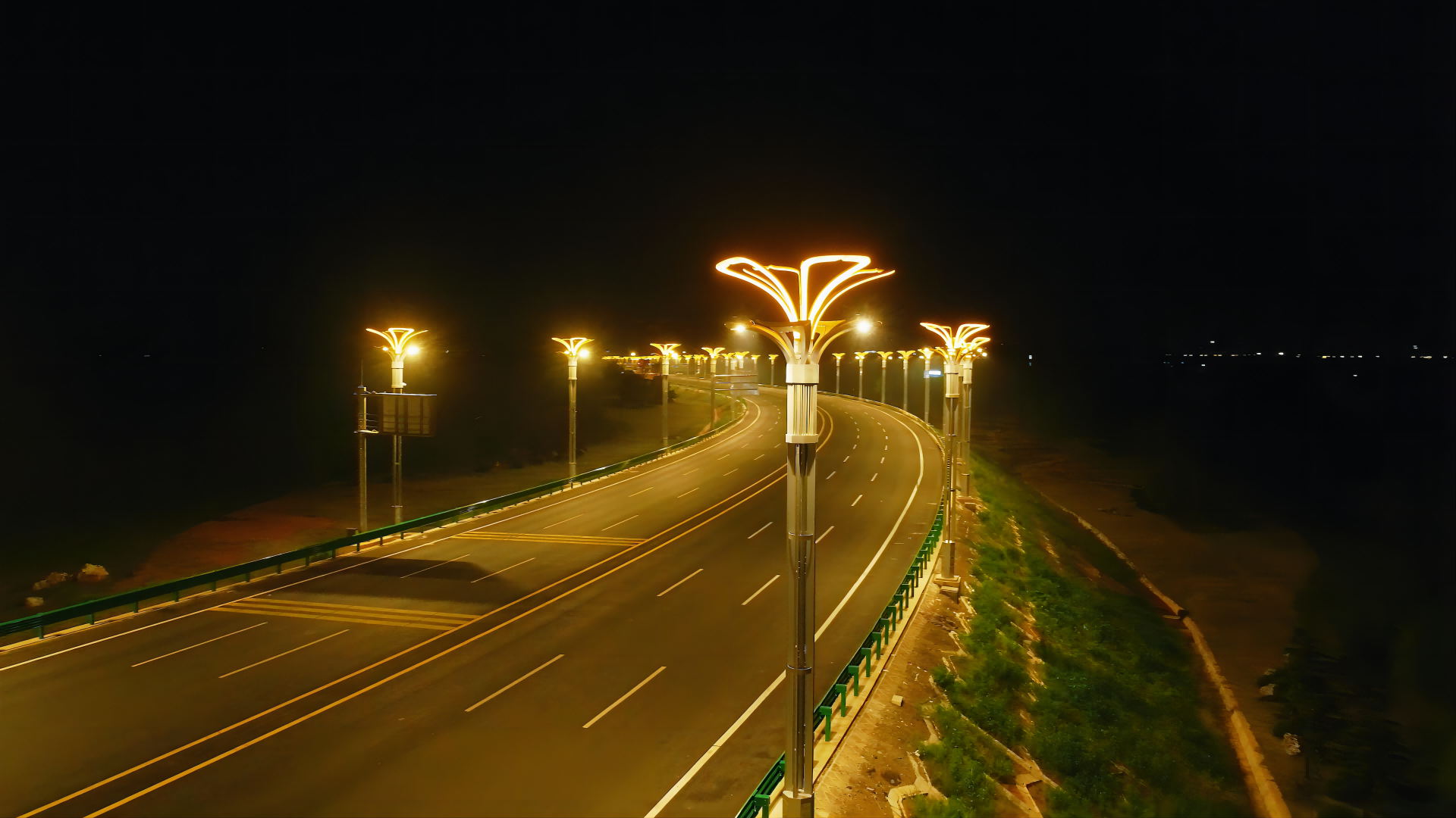 夜景图(1)(1).png 夜景图(1)(1).png